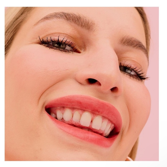 ❗️NEW❗️Benefit ‘Fuzzy Slippers’ Plushtint Moisturizing Matte Lip Tint - Picture 4 of 11